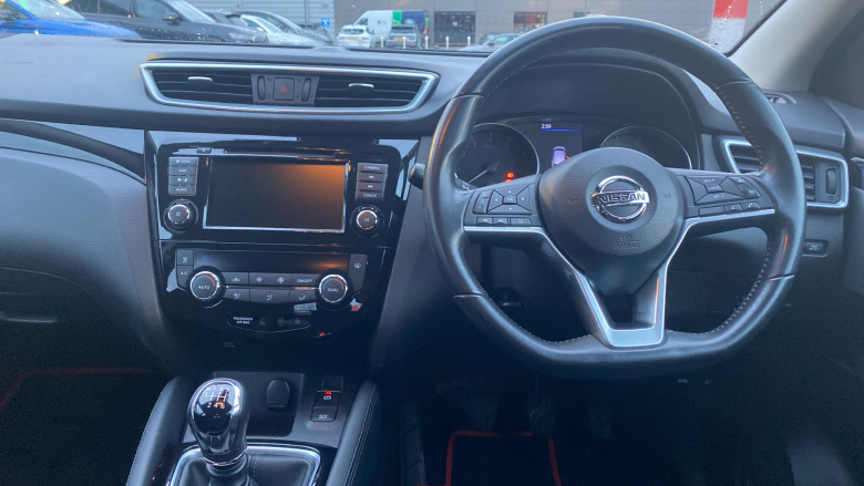 Nissan Qashqai 1.3 DiG-T Acenta Premium 5dr Petrol Hatchback